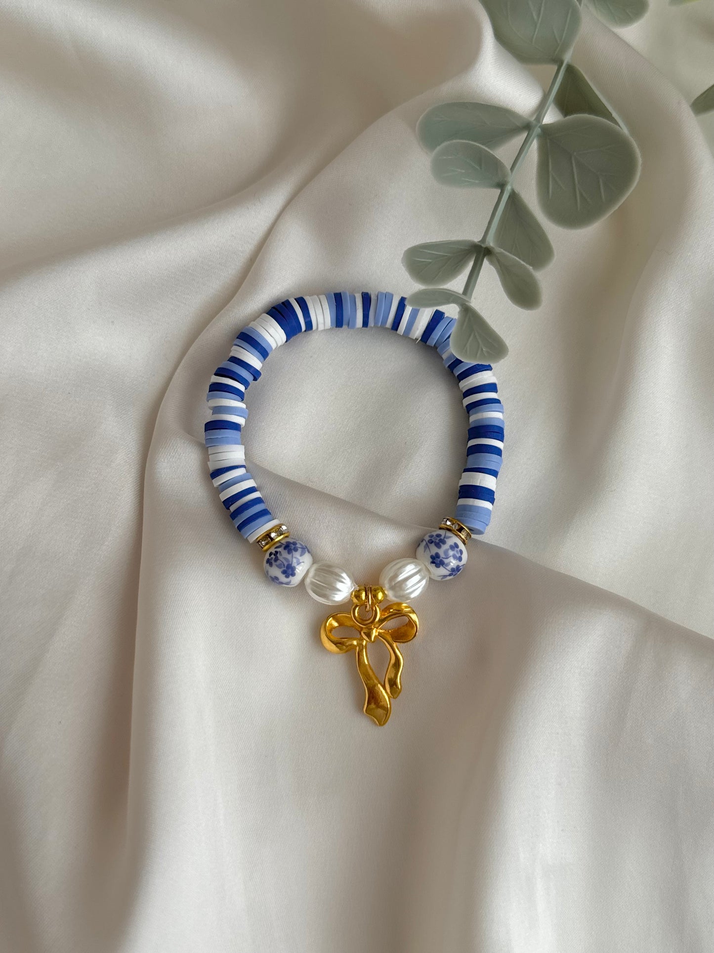 Blue bow bracelet