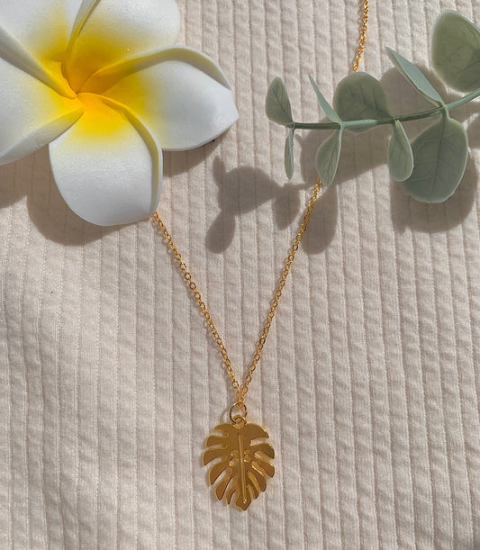 Gold colour leaf necklace